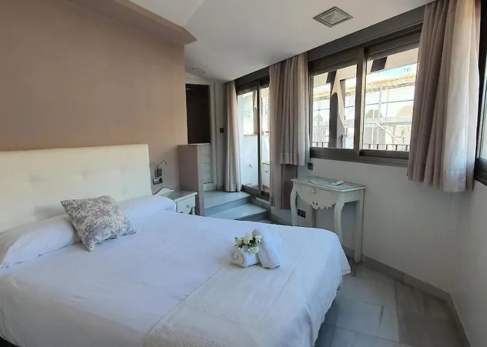 Torre De La Mezquita